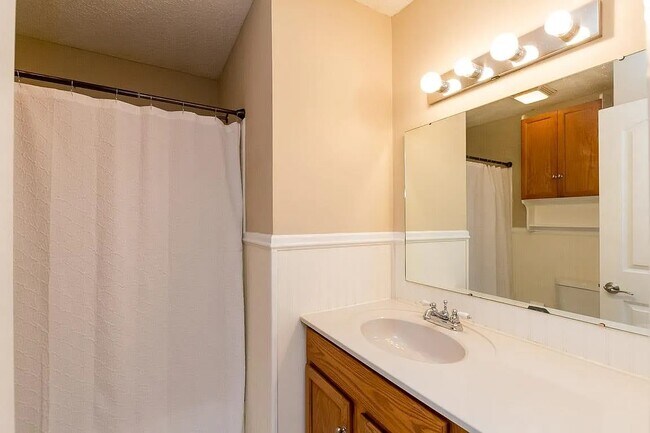 Building Photo - 5515 Country Dr
