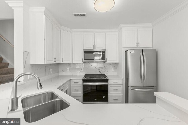 Building Photo - 45490 Whistling Terrace