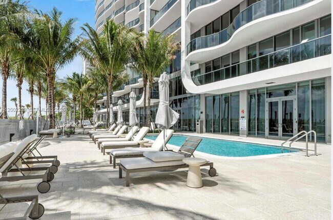 Building Photo - 900 N Ocean Blvd