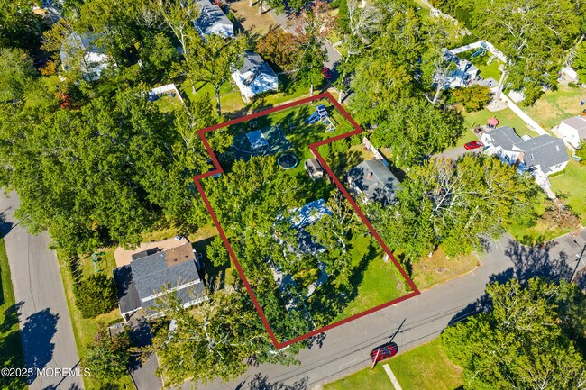 Building Photo - 437 Redmond Ave