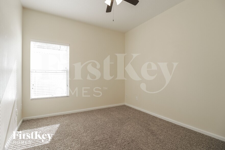 Building Photo - 12353 Accipiter Dr