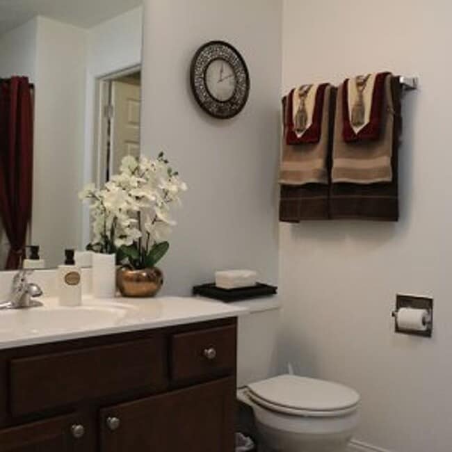 Building Photo - Luxury Townhome and beautiful kitchen