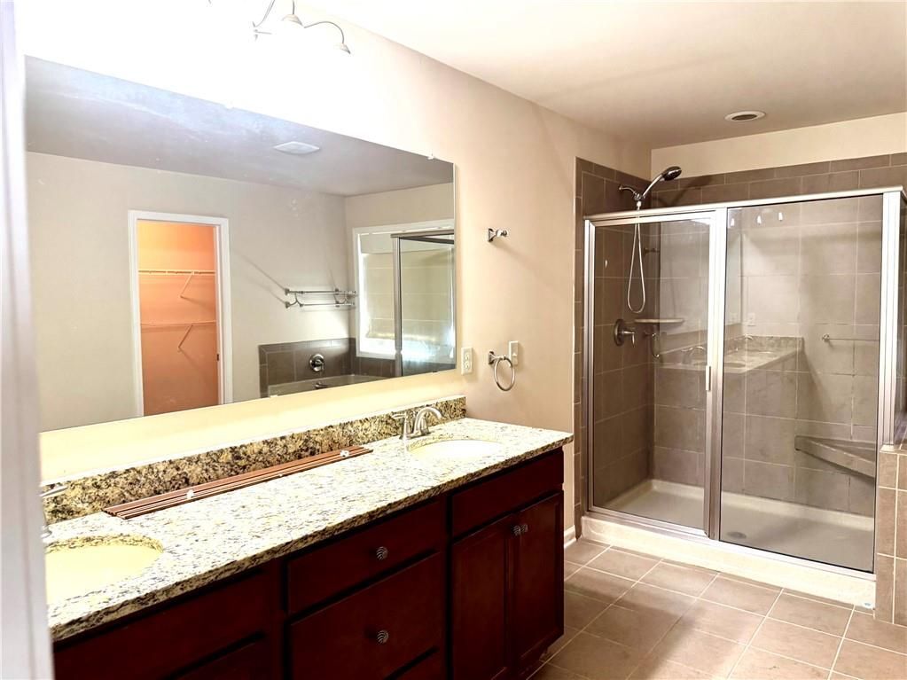 Building Photo - 3415 Pointe Vecchio Cir