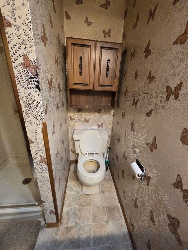 Building Photo - 4 bed, 3 bath house in the country