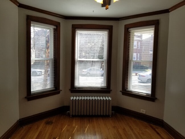 Building Photo - 5226 W Hutchinson St