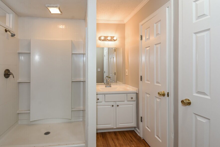 Building Photo - 4125 Ridgefair Dr
