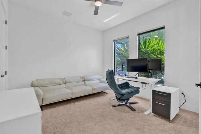 Building Photo - 8239 Oceanus Dr