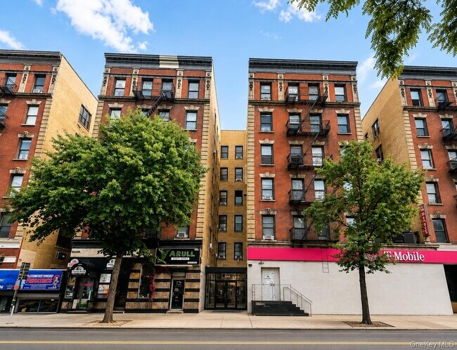 Building Photo - 4260 Broadway
