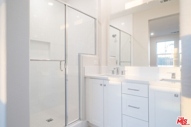 Building Photo - 3015 Tallahassee Ln