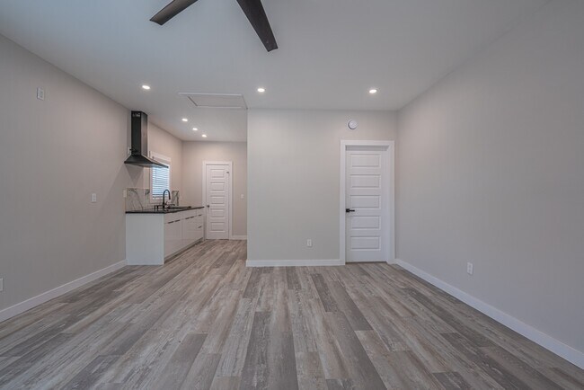 Building Photo - 4202 Clay St