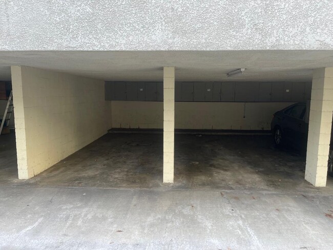 two car garage side by side - 5951 Canterbury Dr