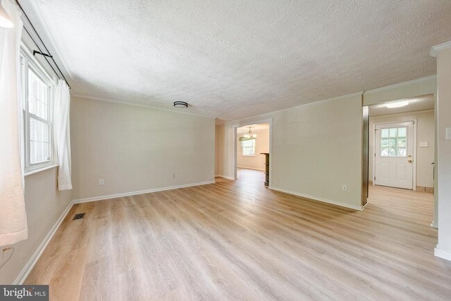 Building Photo - 9802 Brightlea Dr