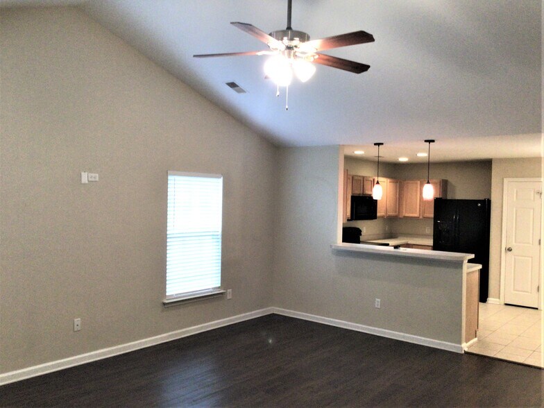 Building Photo - 9 Long Leaf Ct