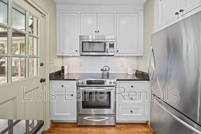 Building Photo - 55 Gadsden St