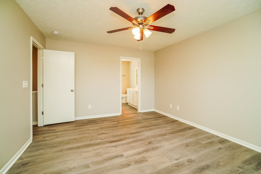 Building Photo - 3158 Kings Realm Ave
