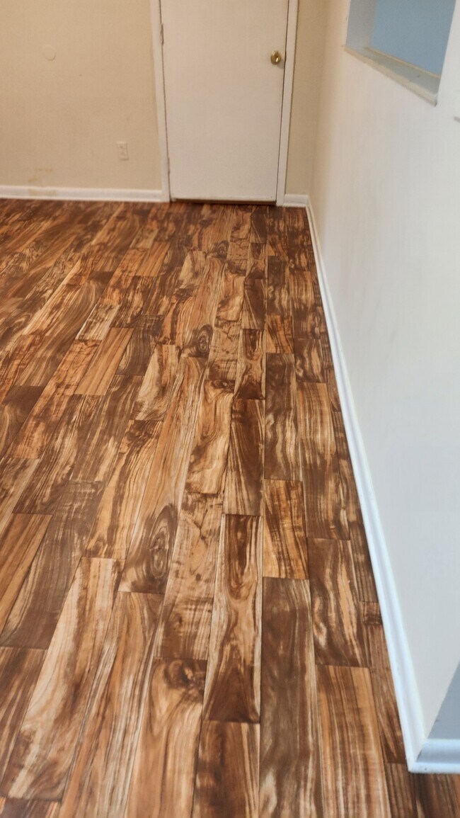 Building Photo - 5813 Rover Dr