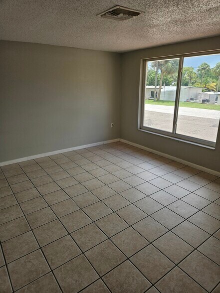 Building Photo - 6608 Chalice St