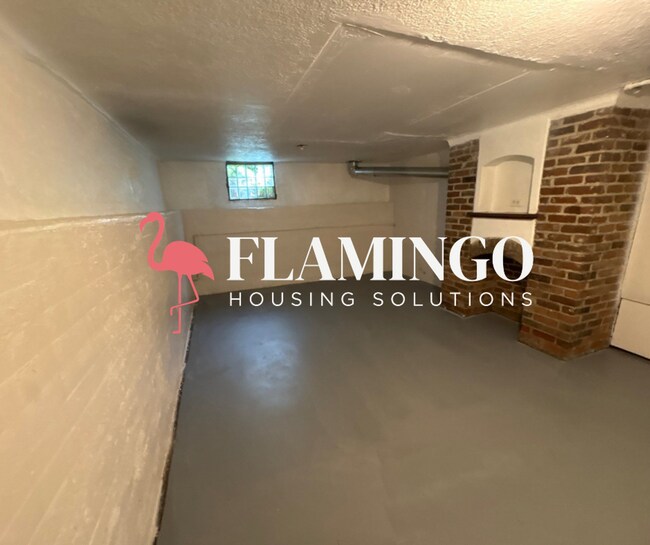Building Photo - Charming 2 Bedroom, 1 Bath Home – Refinished Hardwood Floors, Detached Garage & More!