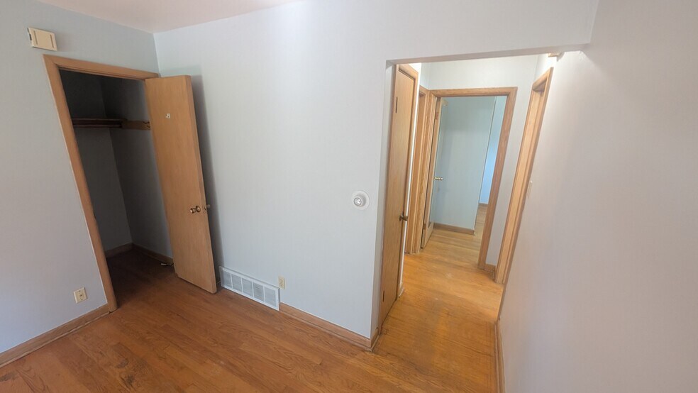 Building Photo - 7259 W Lakefield Dr