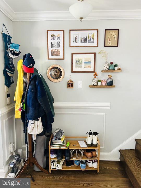 Building Photo - 1911 D St NE