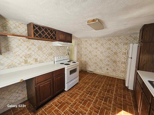 Building Photo - Kent 2-bedroom 1 bath house for rent