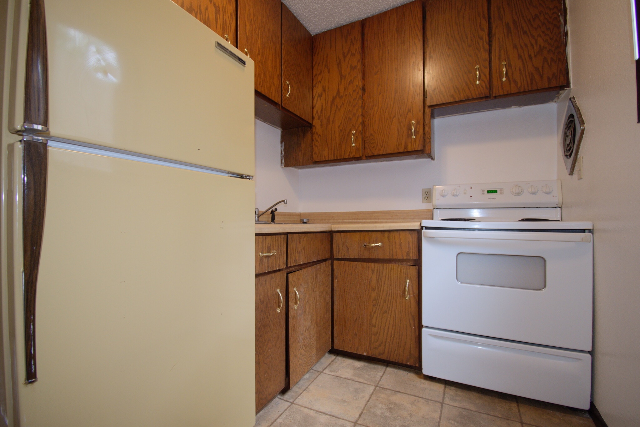 Building Photo - 803 8th St N