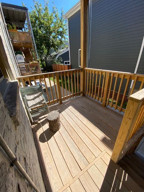 Building Photo - 2123 W Ainslie St