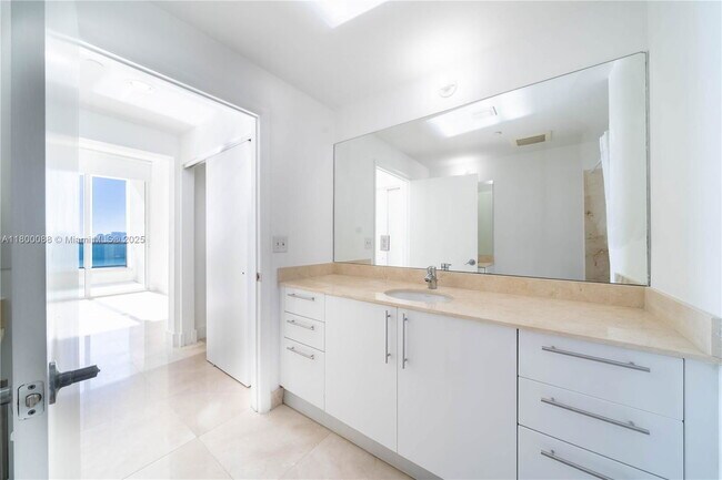 Building Photo - 3330 NE 190th St