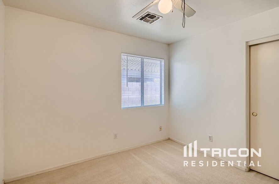 Building Photo - 3583 S 159th Ln