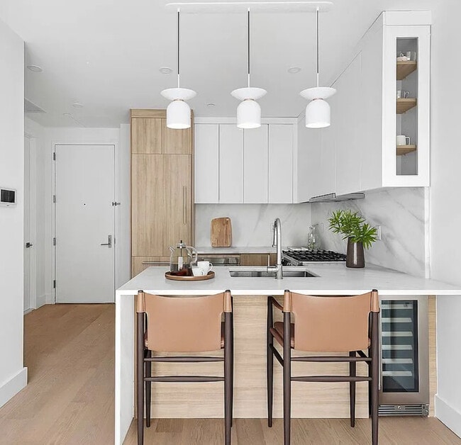 Building Photo - 184 Hawthorne St