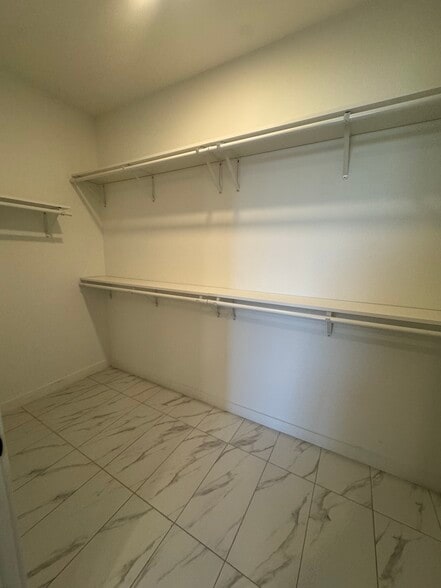 Building Photo - 15061 S Dixie Hwy