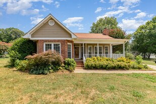 Building Photo - 5142 Blackberry Ln