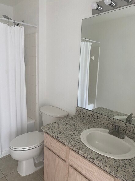 Building Photo - 8933 Manor Loop