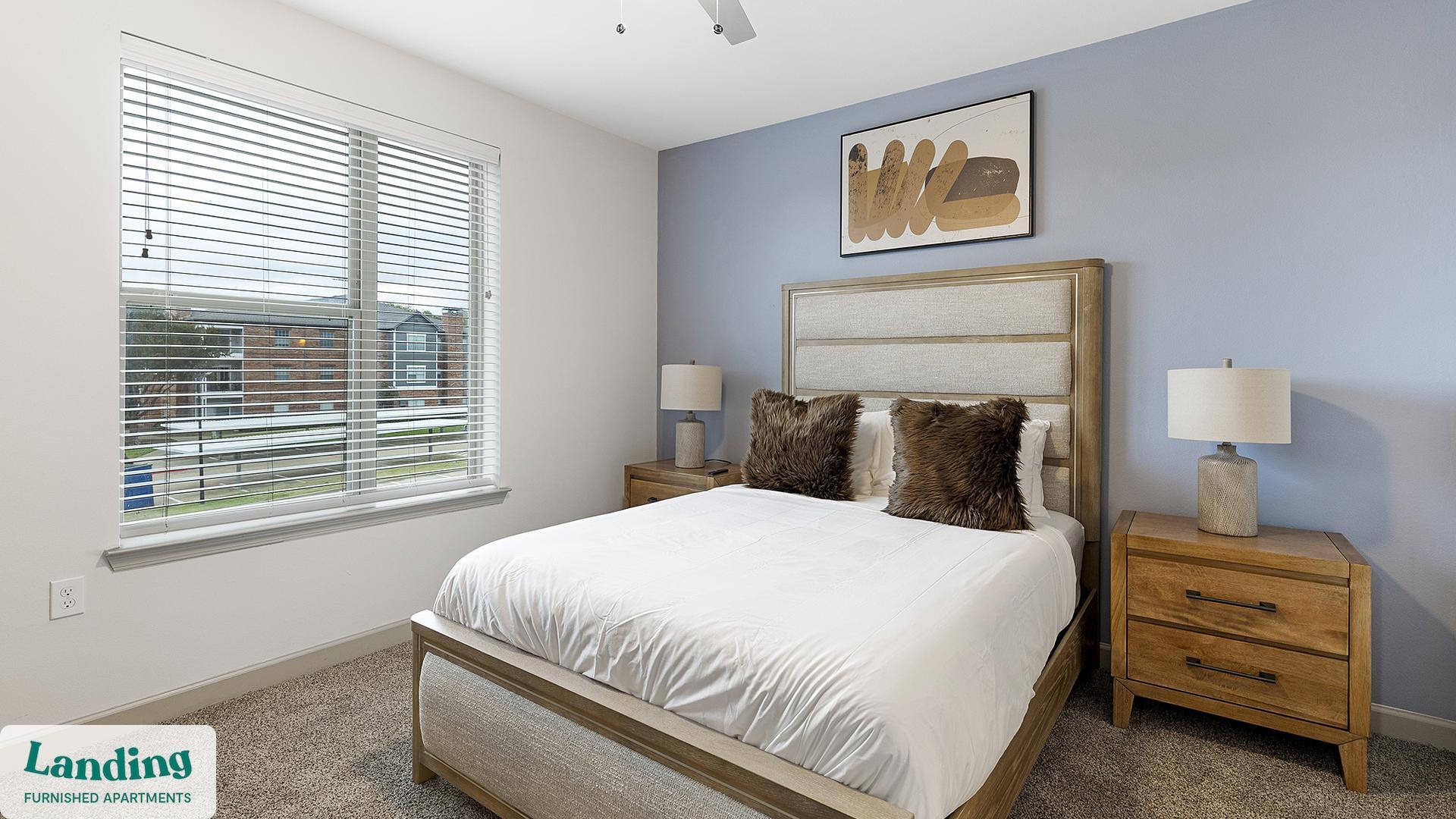 Building Photo - 2800 NE Green Oaks Blvd