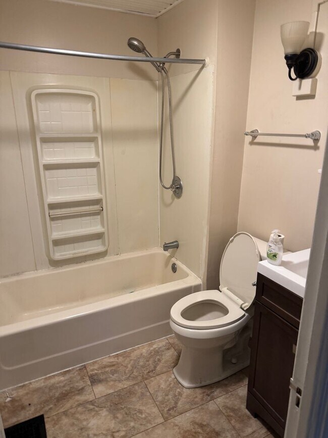 Building Photo - 225 Liberty St