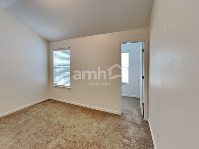 Building Photo - 342 Hidden Creek Ln