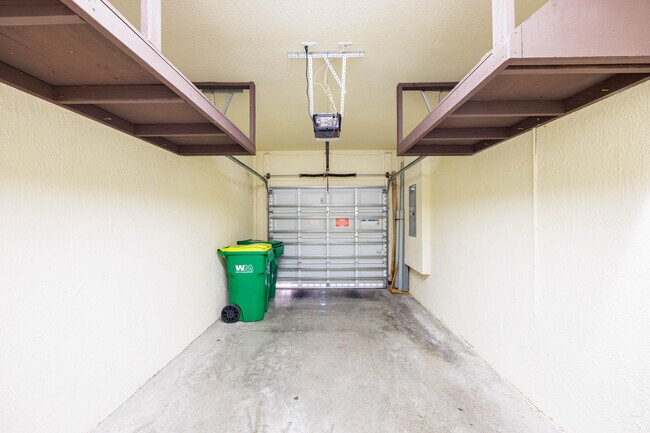 Building Photo - 5636 NW 58th Ln