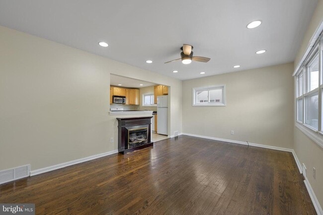 Building Photo - 244 Pomona Ave