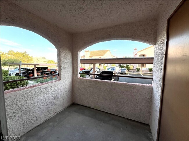 Building Photo - 7570 W Flamingo Rd