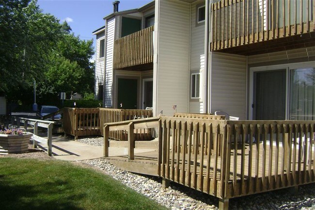 Building Photo - 219 Watkins Pl