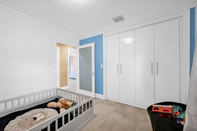 Building Photo - 836 Orchid Dr