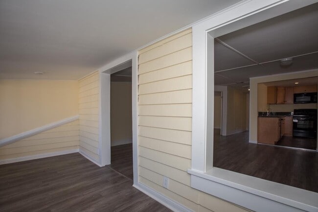 Entry to Bonus Sunroom - 1075 1/2 Leighton Ave.