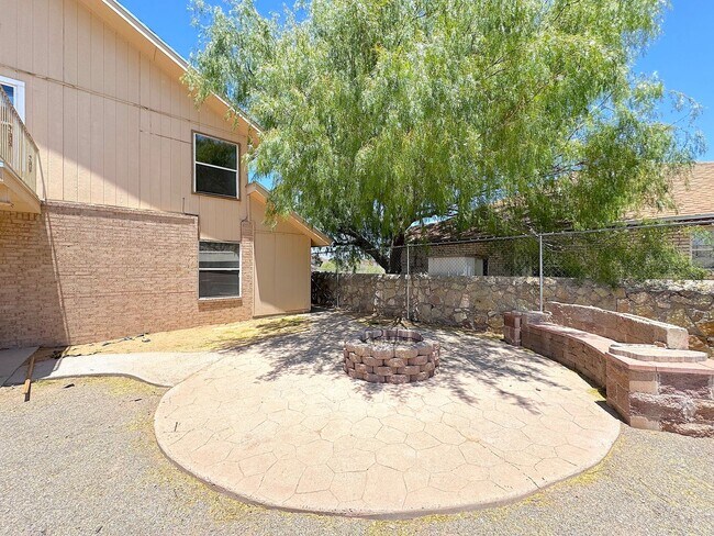 Building Photo - West El Paso 4 Bed/2Bath