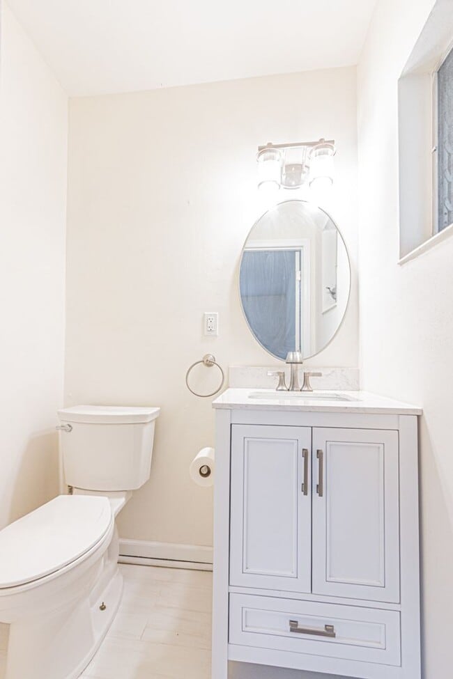 Building Photo - Annual Rental – Pet-Friendly Charming Napl...