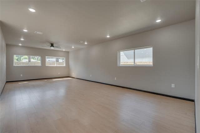 Building Photo - 1851 Highland Dr E
