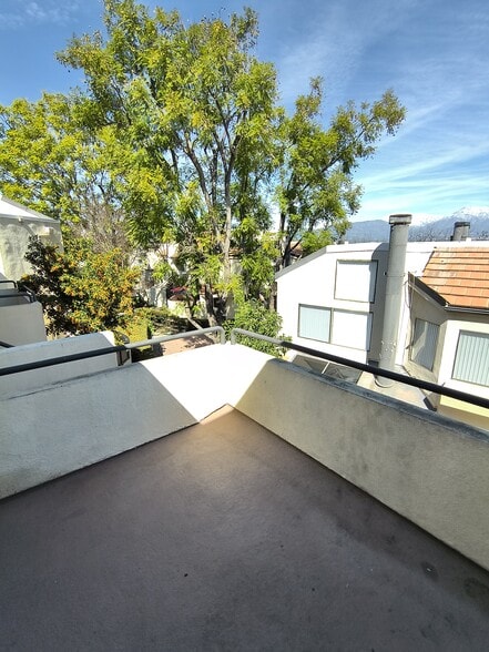 Building Photo - 13096 Le Parc