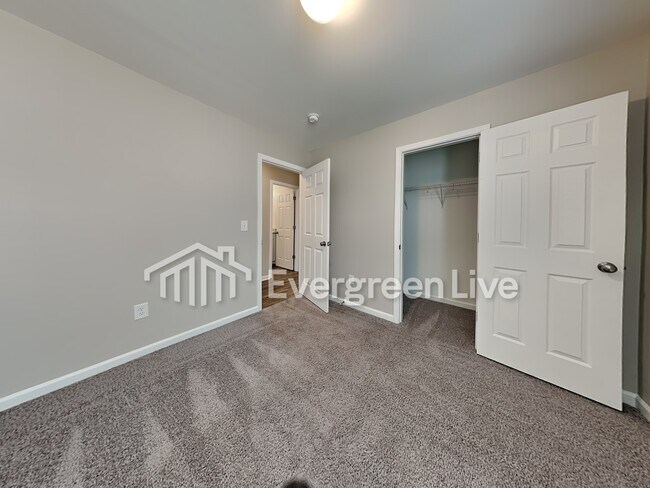 Building Photo - 150 Cottage Ln