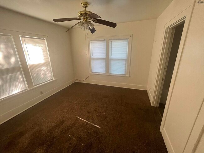 Building Photo - 2141 Ave K