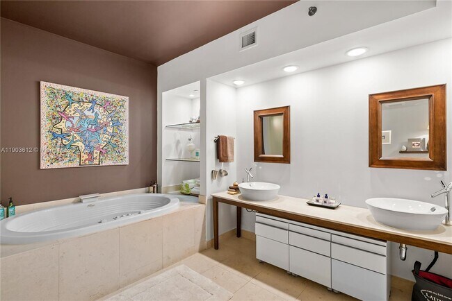 Building Photo - 450 Alton Rd