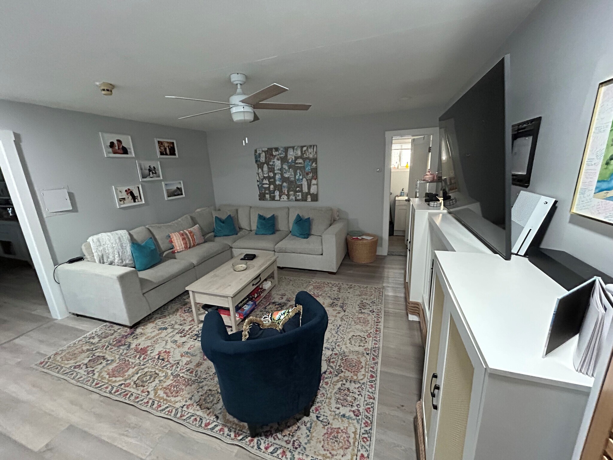 Building Photo - 62 Canoe Place Rd